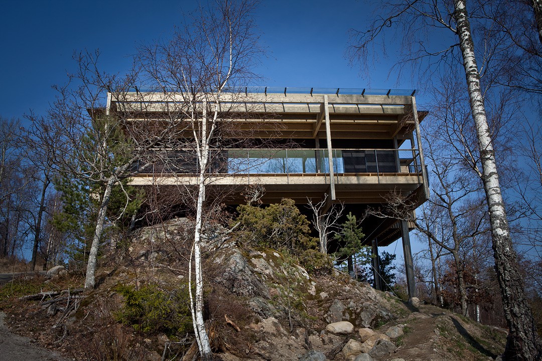 Hus på stolpar/House on poles